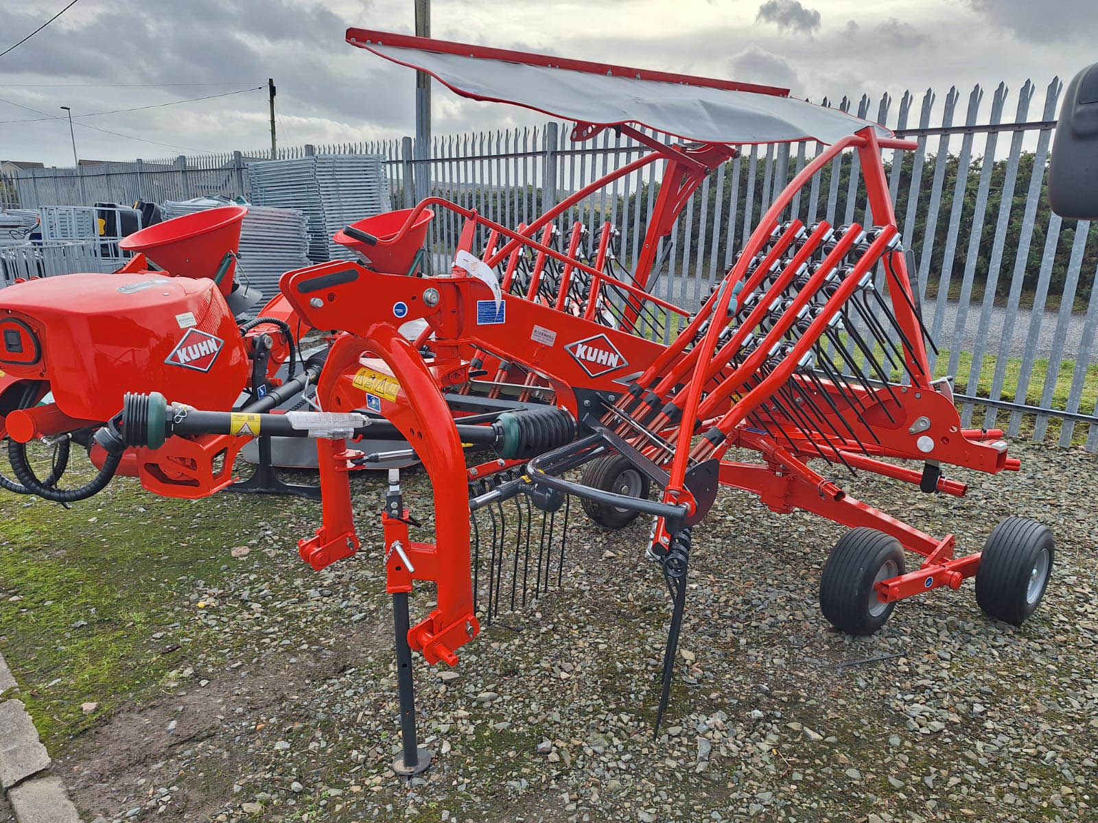 GA4431 KUHN RAKE