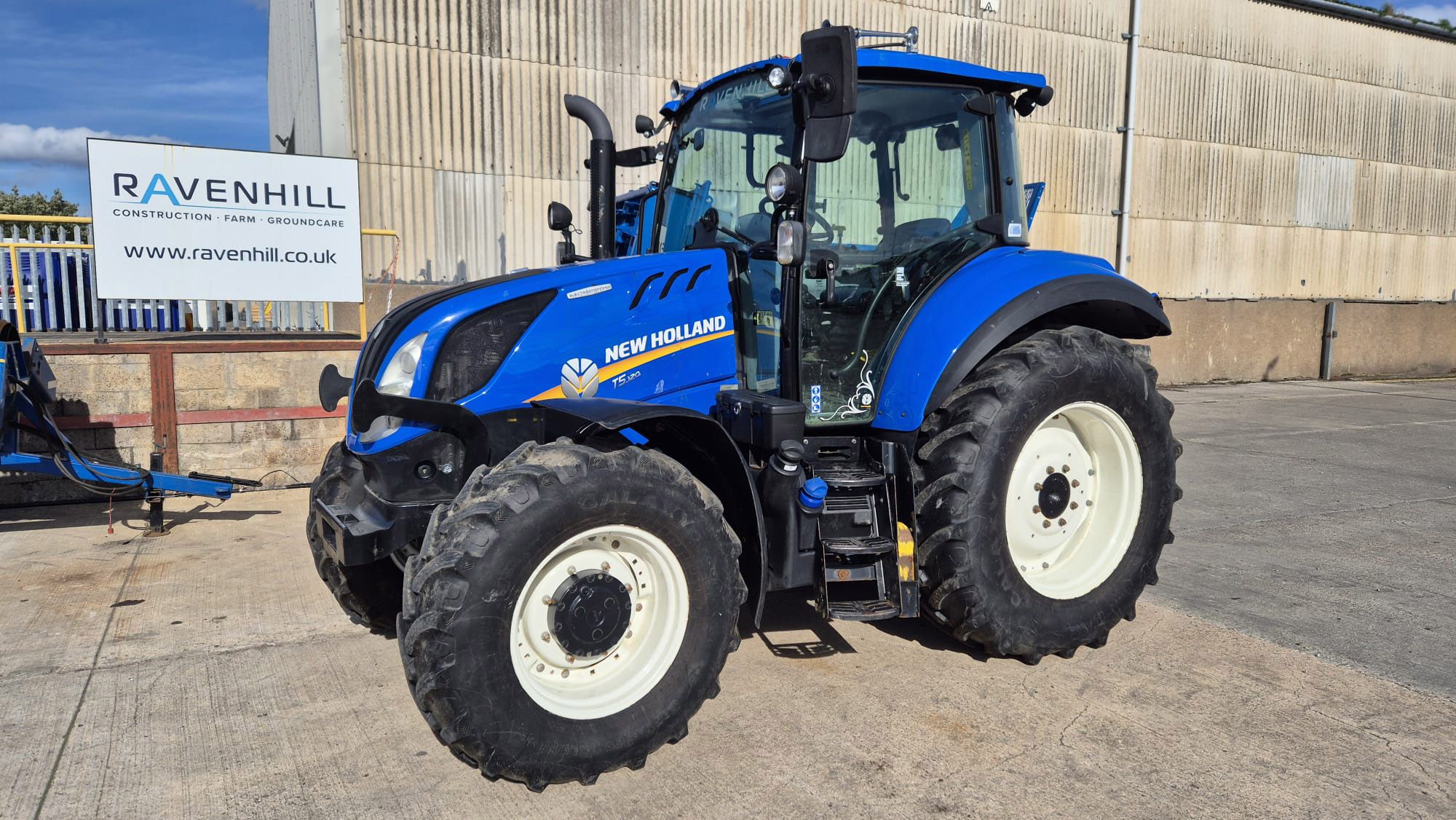 T5.120 EC NEW HOLLAND TRACTOR